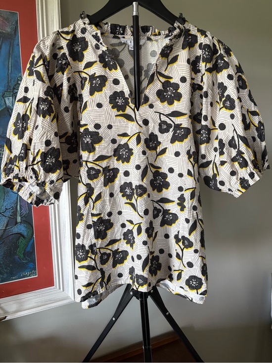 THML Tops - THML Size Large Women's Floral Blouse in Black & Yellow